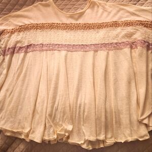 Easel Boxy flowy top size Large